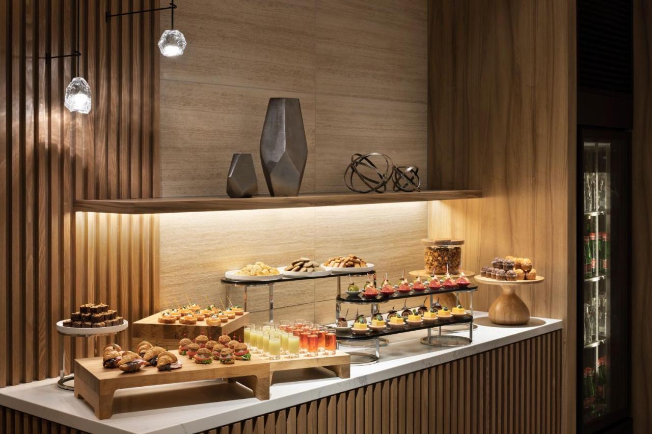 Courtyard By Marriott Nagoya Hotell Exteriör bild